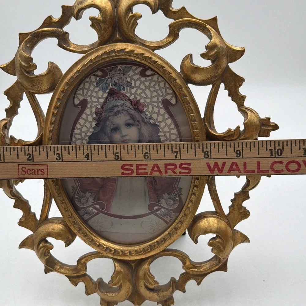 Vintage Victorian Wood W/ Ornate Gold Oval Frame 12